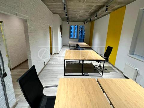 комерційна за адресою Василя Тютюнника вул. (Анрі Барбюса), 37/1