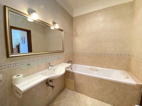 квартира за адресою Івана Дяченка вул., 20Б