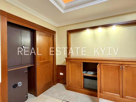 комерційна за адресою Шота Руставелі вул., 44