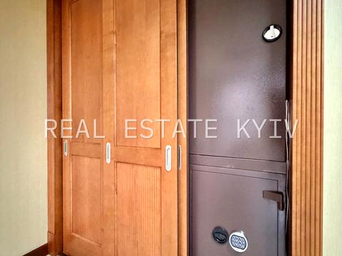 комерційна за адресою Шота Руставелі вул., 44