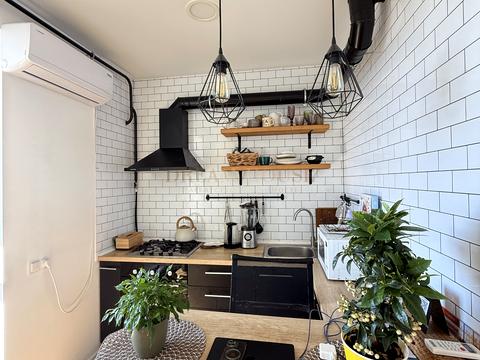 квартира за адресою Українська вул., 83