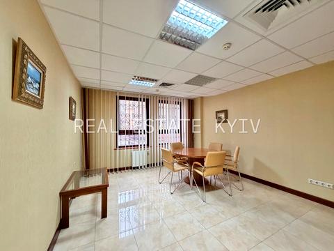 комерційна за адресою Шота Руставелі вул., 44