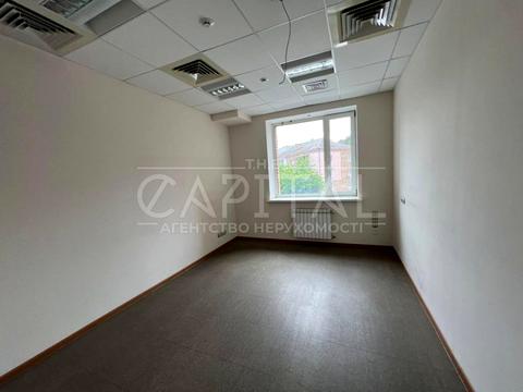 комерційна за адресою Лесі Українки бульв., 30-А