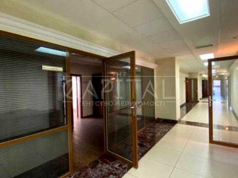 комерційна за адресою Лесі Українки бульв., 30-А