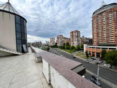 комерційна за адресою Лесі Українки бульв., 30-А