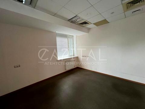 комерційна за адресою Лесі Українки бульв., 30-А