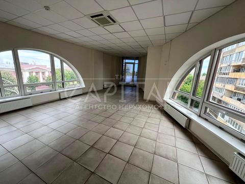 комерційна за адресою Лесі Українки бульв., 30-А