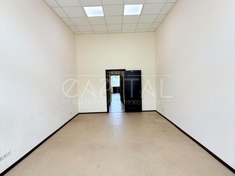 комерційна за адресою Хрещатик вул. (Kreschatic), 5-Б