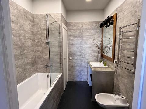 квартира за адресою Леонтовича вул., 1