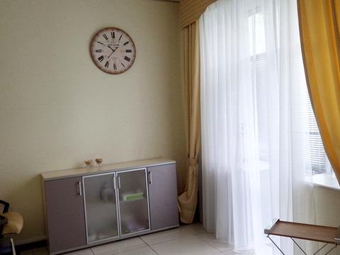 комерційна за адресою Інститутська вул., 17/5