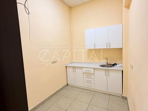 комерційна за адресою Хрещатик вул. (Kreschatic), 5-Б