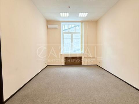 комерційна за адресою Хрещатик вул. (Kreschatic), 5-Б