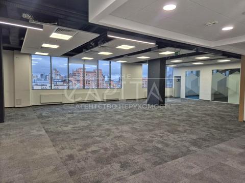 комерційна за адресою Князів Острозьких вул. (Московська), 32/2