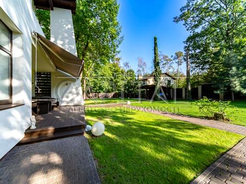 дом по адресу Патріарха Володимира Романюка ул. (Жовтнева)