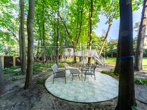 дом по адресу Патріарха Володимира Романюка ул. (Жовтнева)