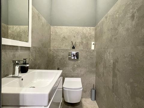 комерційна за адресою Київ, Василя Тютюнника вул. (Анрі Барбюса), 28-А