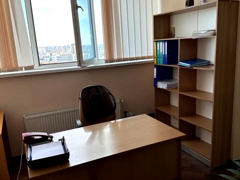 комерційна за адресою Авіаконструктора Ігоря Сікорського вул. (Танкова), 1