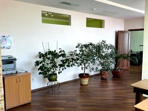 комерційна за адресою Авіаконструктора Ігоря Сікорського вул. (Танкова), 1