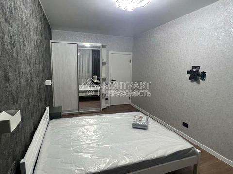 квартира за адресою Льва Ландау просп. (50-річчя СРСР), 52