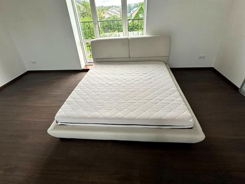 будинок за адресою Богатирська вул., 10