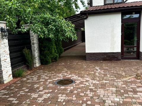 будинок за адресою Богатирська вул., 10