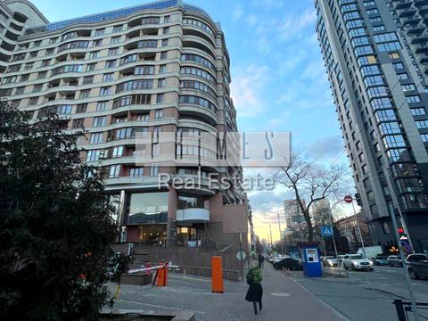 комерційна за адресою Жилянська вул., 59