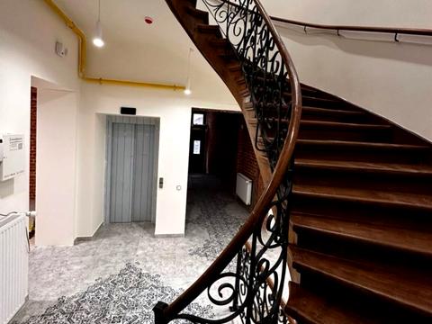 комерційна за адресою Івана Григоровича вул., 8