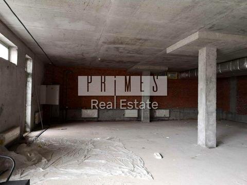 комерційна за адресою Дніпровська набережна вул., 14