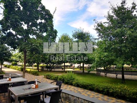 комерційна за адресою Дніпровська набережна вул., 14