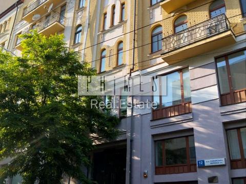 комерційна за адресою Софіївська вул., 12