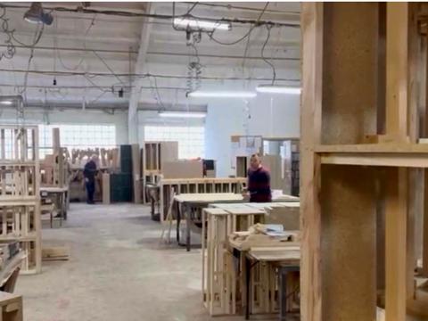 комерційна за адресою Лопатинського, 141