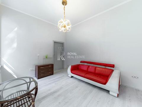 комерційна за адресою Круглоуніверситетська вул., 22