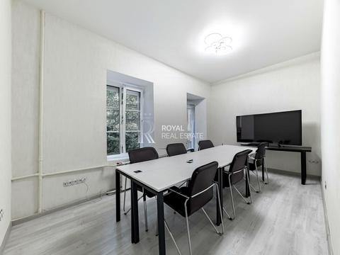 комерційна за адресою Круглоуніверситетська вул., 22