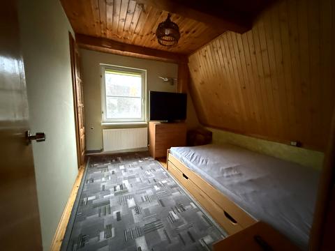 дом по адресу Радісна, 30