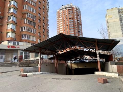 паркомісце за адресою Костянтина Данькевича вул., 14