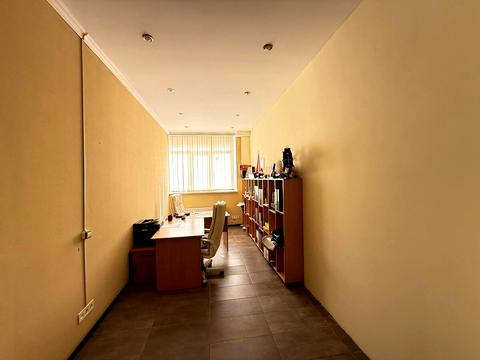 комерційна за адресою Вахтанга Кікабідзе вул. (Булгакова), 12