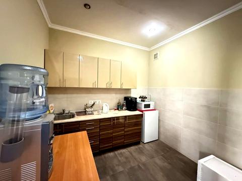 комерційна за адресою Вахтанга Кікабідзе вул. (Булгакова), 12