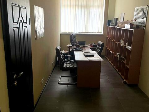 комерційна за адресою Вахтанга Кікабідзе вул. (Булгакова), 12