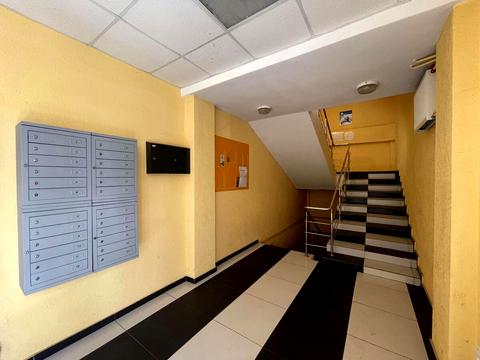 комерційна за адресою Вахтанга Кікабідзе вул. (Булгакова), 12