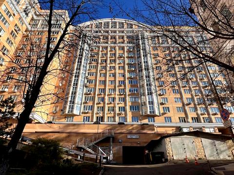 комерційна за адресою Василя Тютюнника вул. (Анрі Барбюса), 5-В