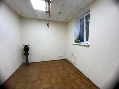 комерційна за адресою Оленівська вул., 16