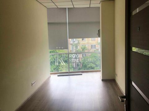 комерційна за адресою Валерія Лобановського просп., 5б