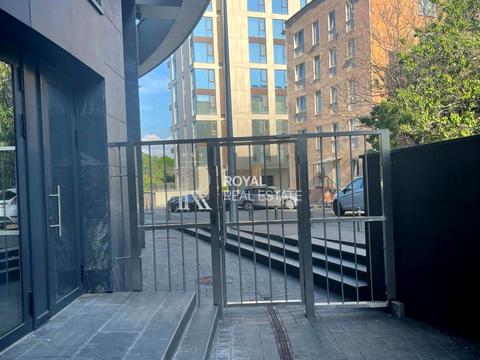 комерційна за адресою Буслівська вул., 12