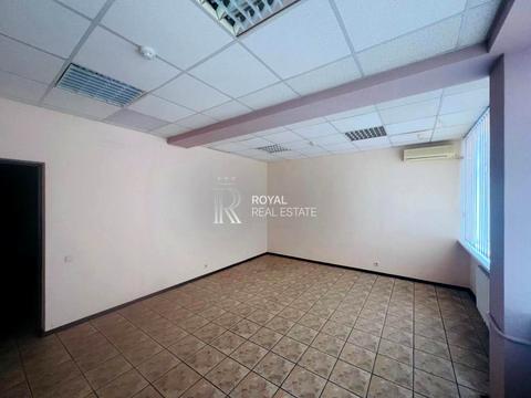 комерційна за адресою Новокостянтинівська вул., 13/10