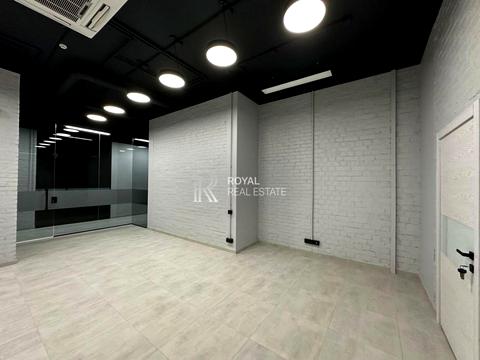 коммерческая по адресу Любомира Гузара просп. (Космонавта Комарова), 15а