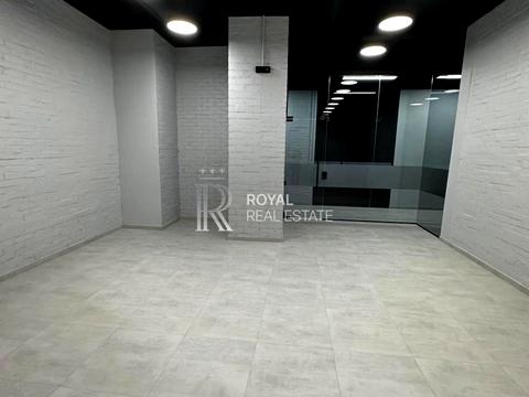 коммерческая по адресу Любомира Гузара просп. (Космонавта Комарова), 15а