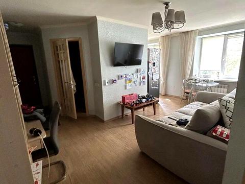 квартира за адресою Льва Ландау просп. (50-річчя СРСР), 16