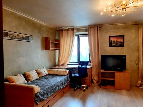 квартира за адресою Дмитра Чижевського вул. (Петра Чаадаєва), 2-Б