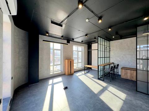 комерційна за адресою Ламана вул., 18