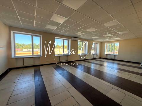 коммерческая по адресу Строителей ул., 43